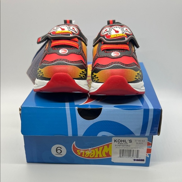 🔥 Hot Wheels Toddler Sneakers – Size 6 – Black/Red/Yellow with Flames 🔥 - Picture 3 of 9